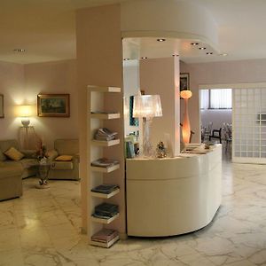 Hotel Elena